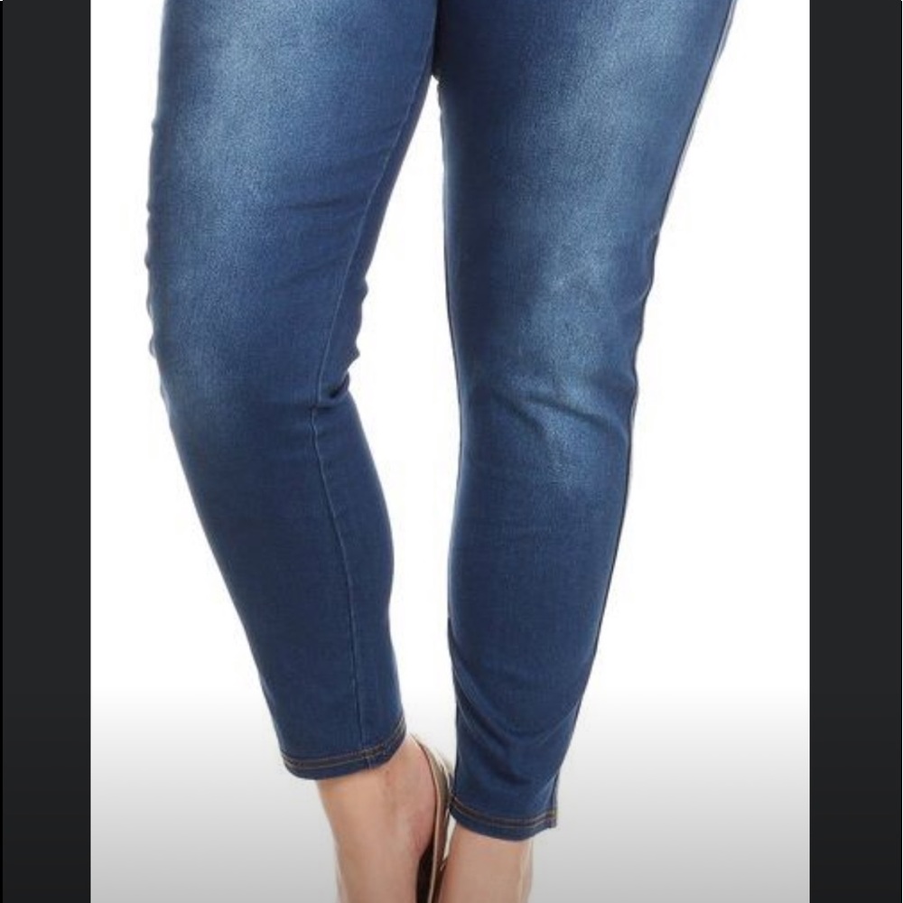 NWT PLUS SIZE DENIM - Picture 2 of 2